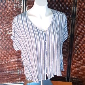 🌿Maurice's new w/ tag flowy size L top!